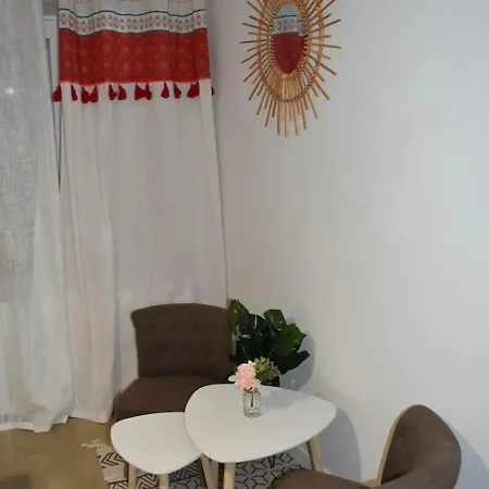 Joli Proche Du Centre-ville Пуатье